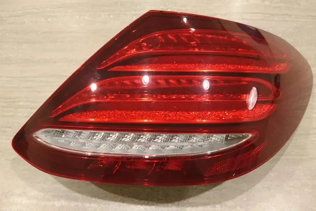 a2139068200   rear light r